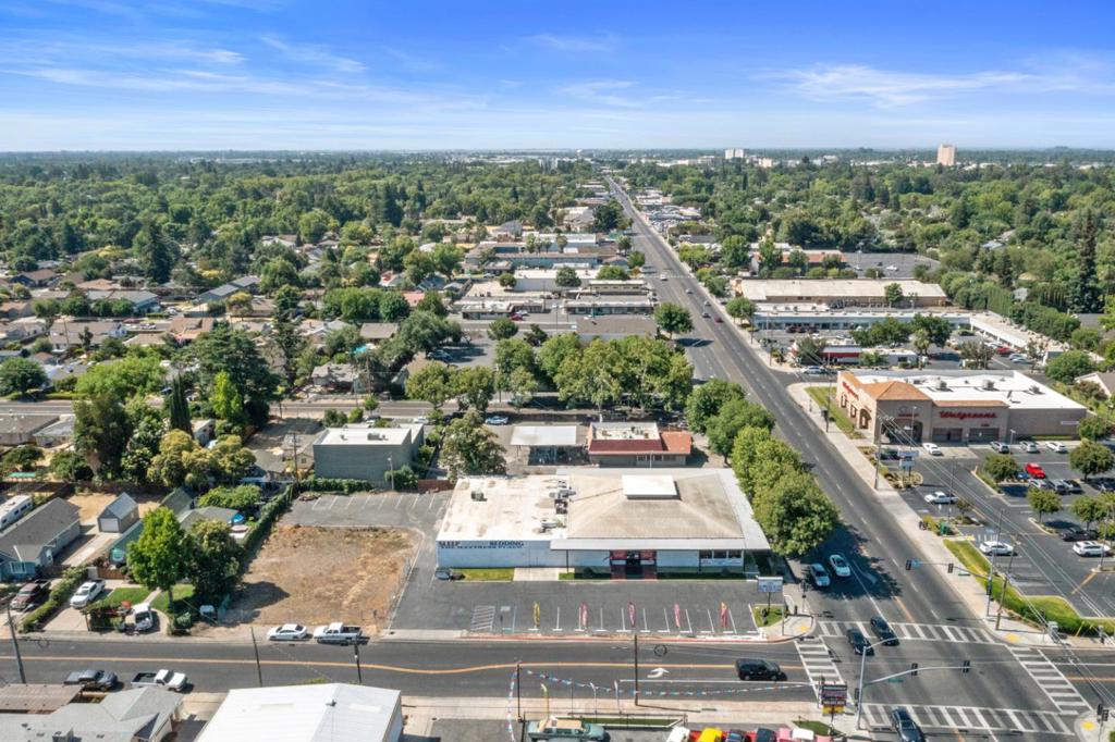 1120 Mchenry Avenue Property Photo 3