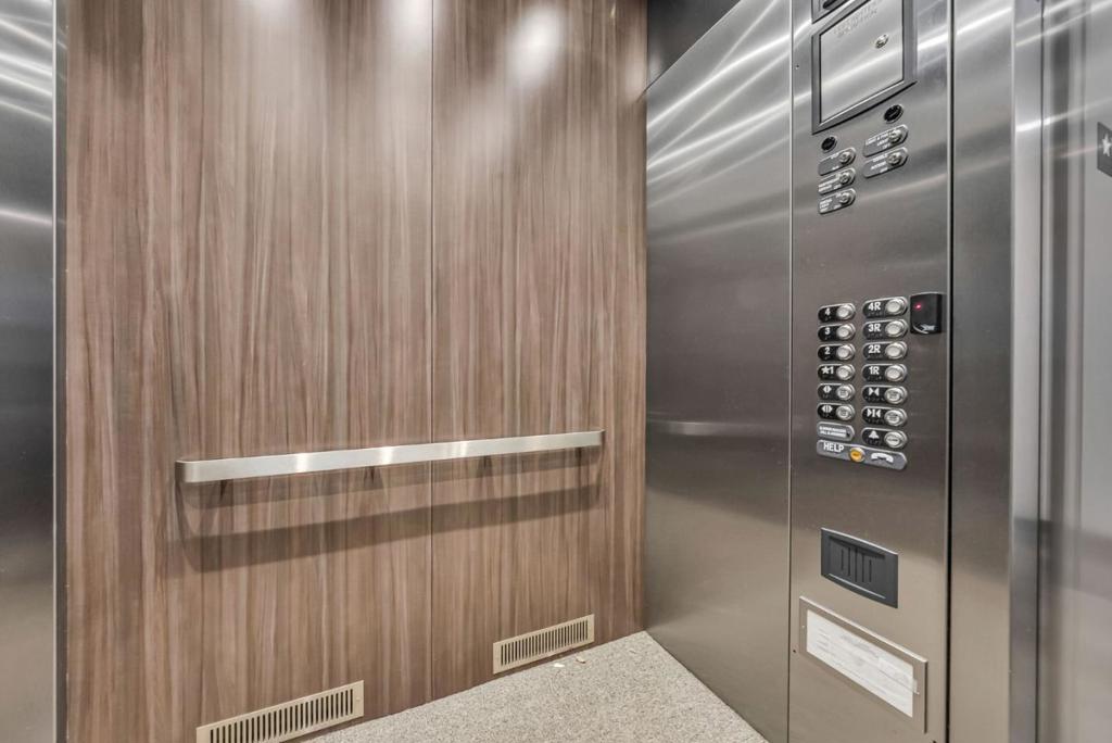 769 Eppleton Lane 302 Property Photo 4