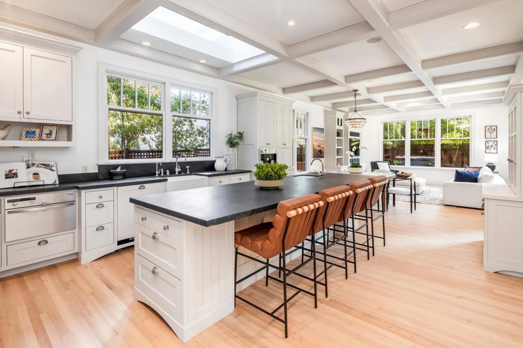 1224 Whitaker Way Property Photo 5