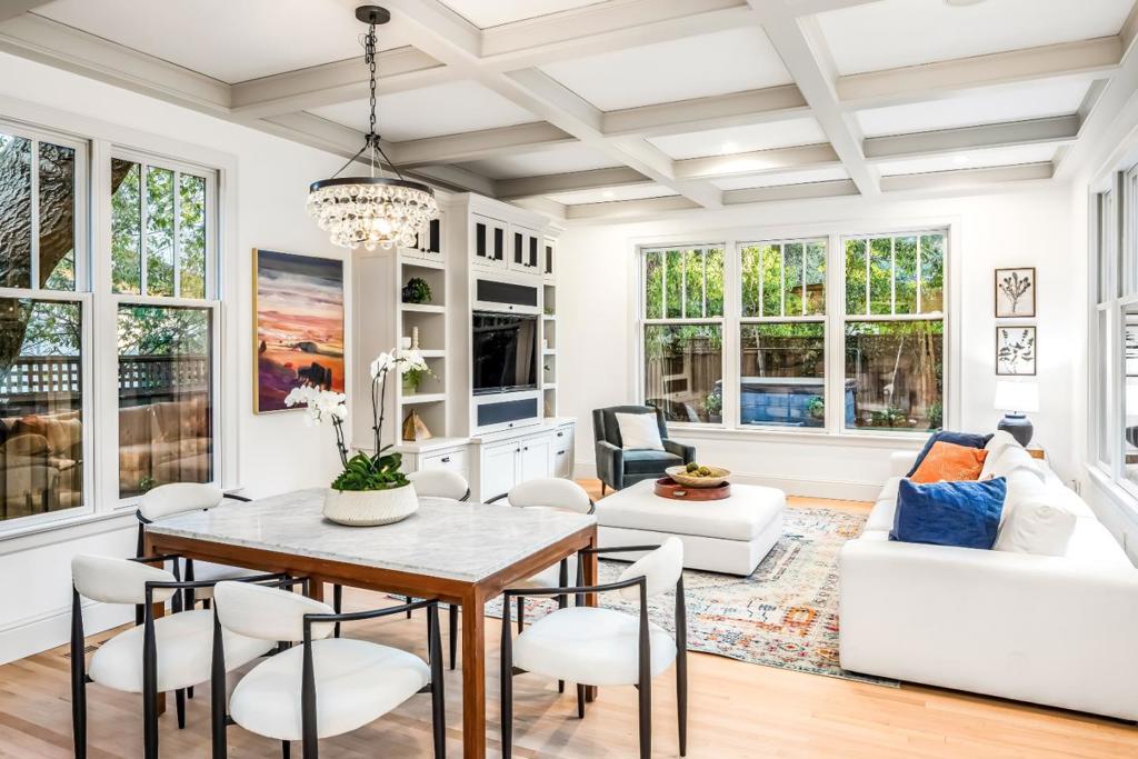 1224 Whitaker Way Property Photo 7