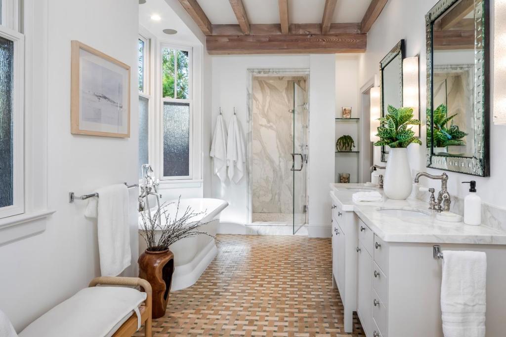 1224 Whitaker Way Property Photo 12