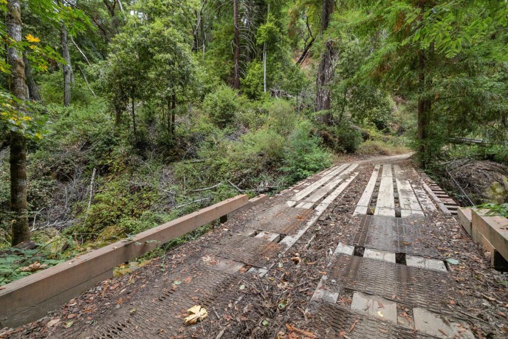 2 Bear Creek Property Photo 18