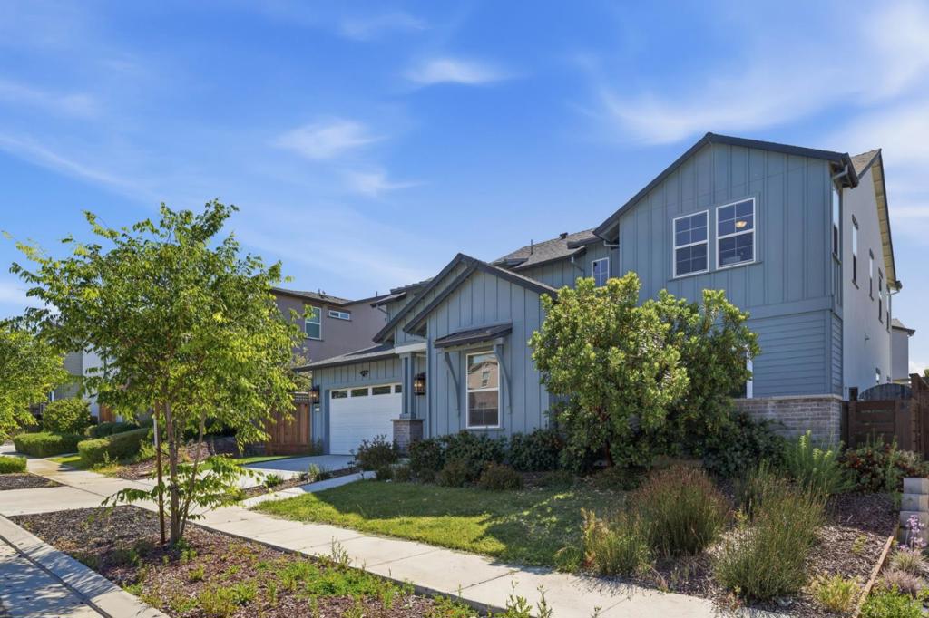 17214 Bowling Court Property Photo 2