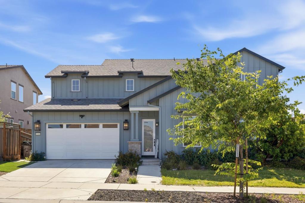 17214 Bowling Court Property Photo 3