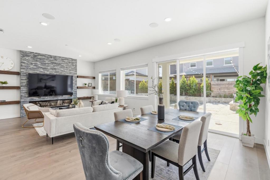 17214 Bowling Court Property Photo 10