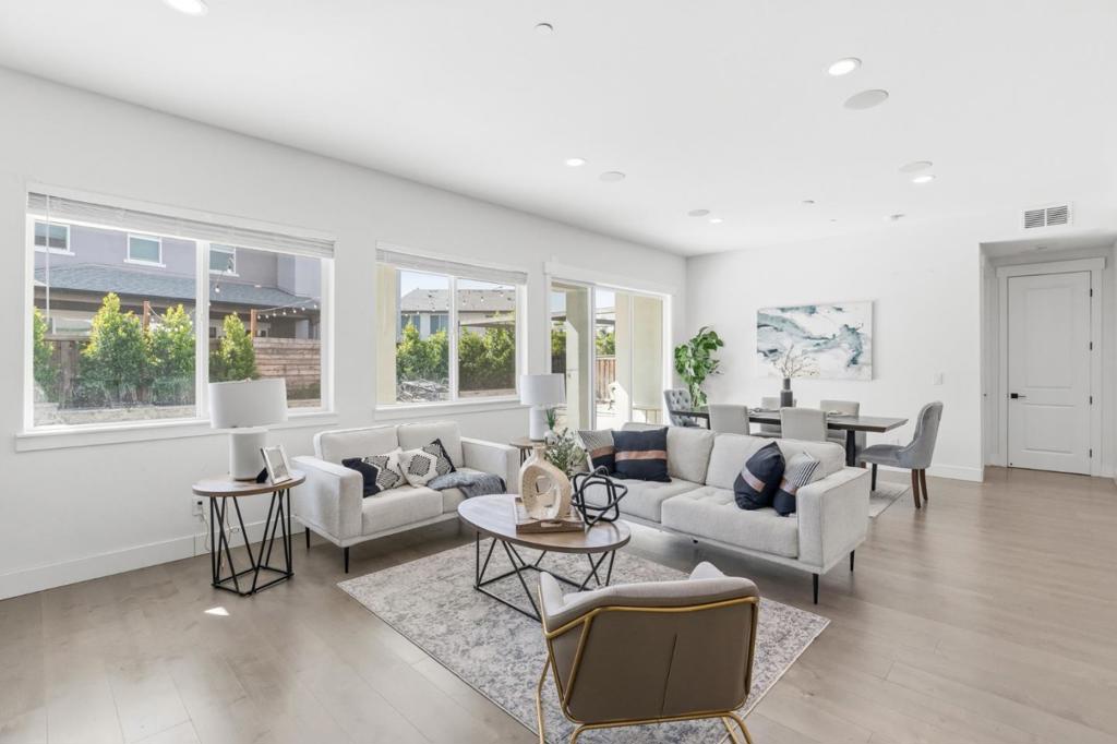 17214 Bowling Court Property Photo 12