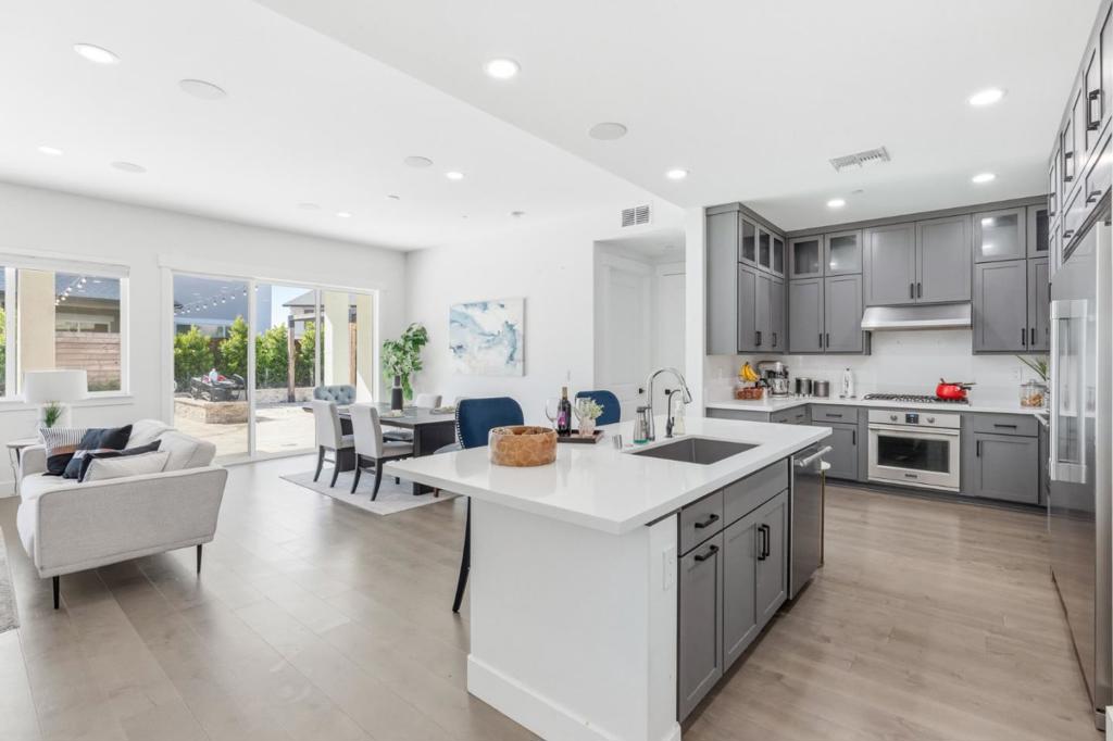 17214 Bowling Court Property Photo 24