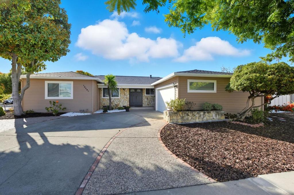 10581 Whitney Way Property Photo 1