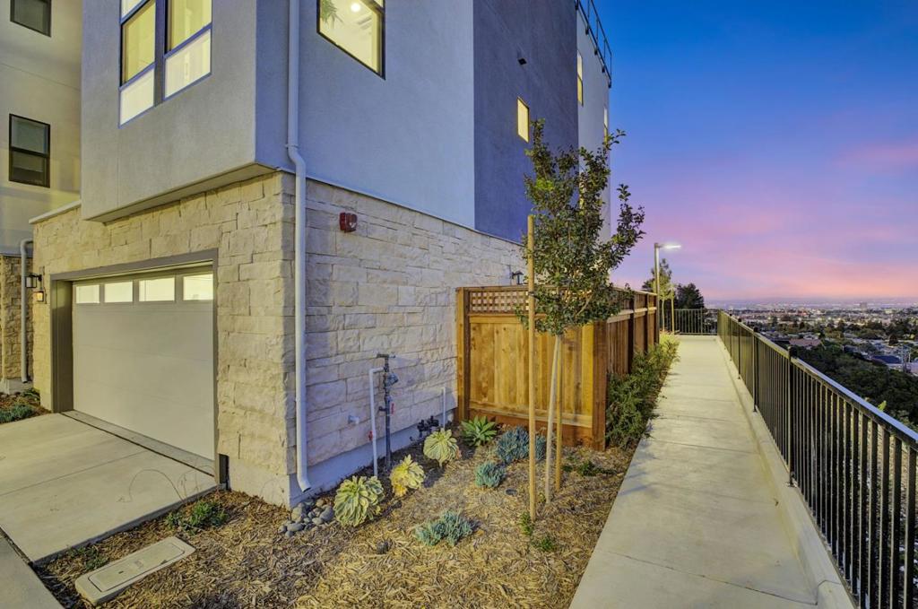 2500 Sage Street Property Photo 5