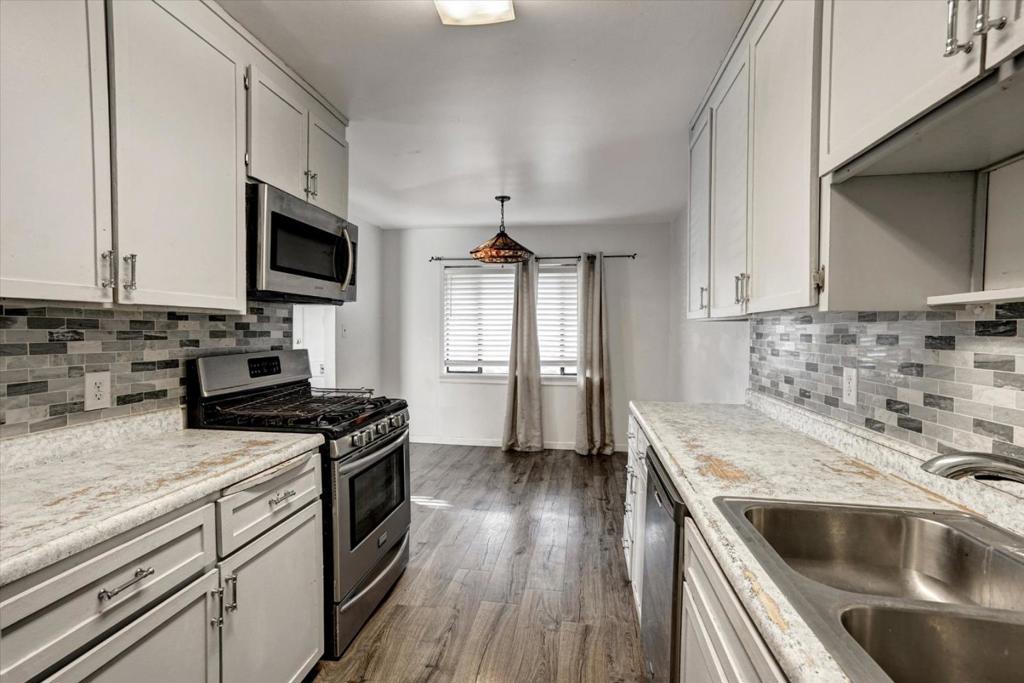 2114 Teakwood Street Property Photo 1