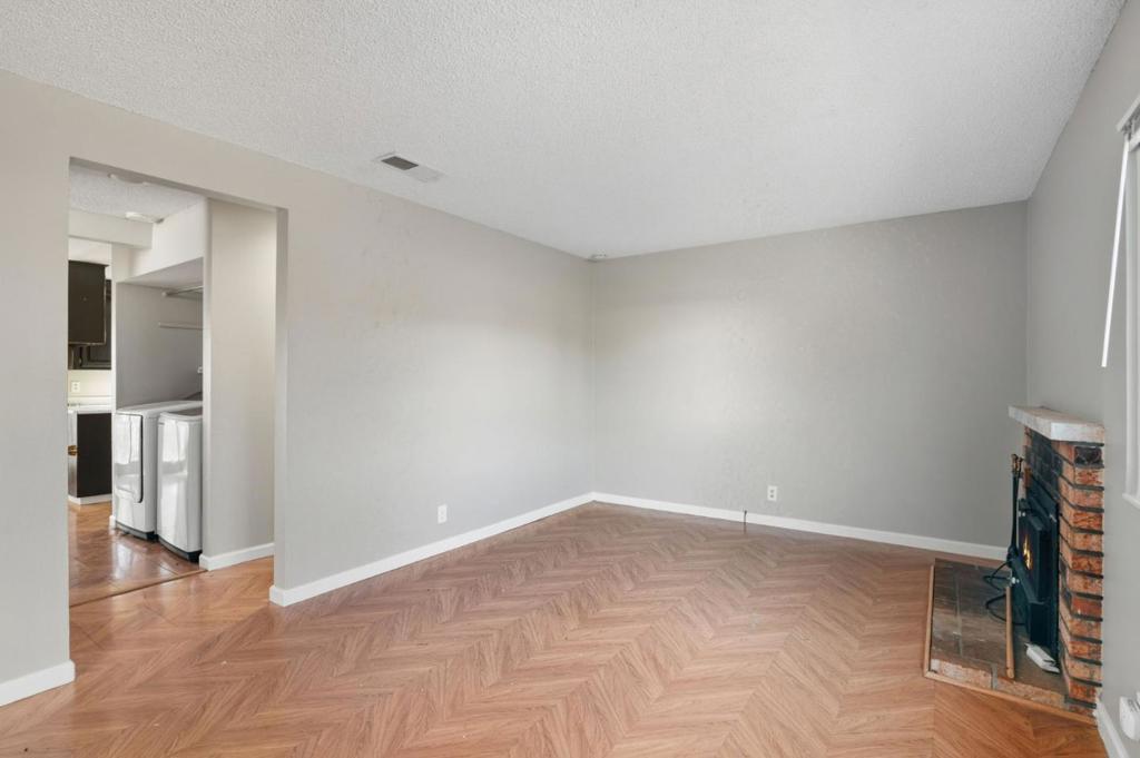 2386 Baltic Court Property Photo 2