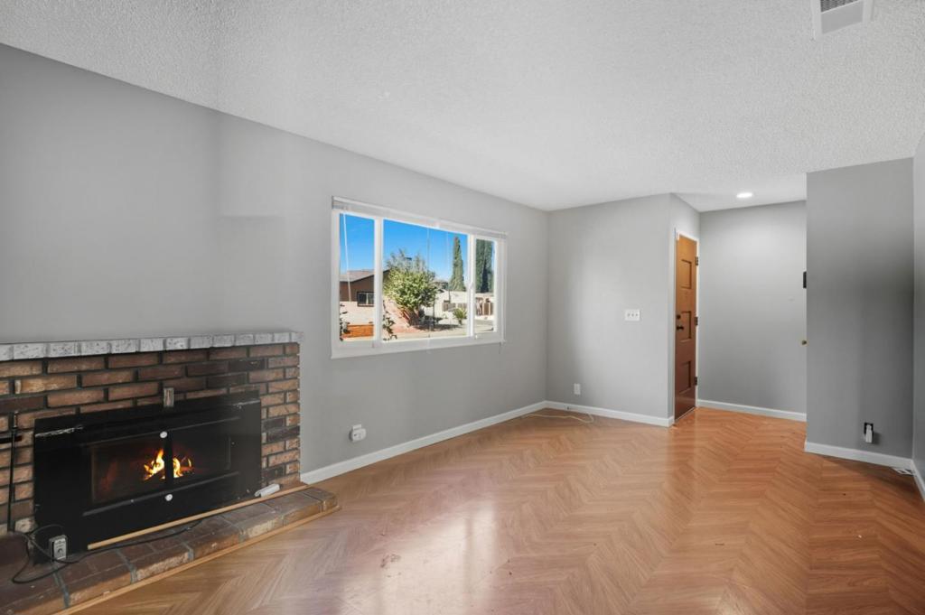 2386 Baltic Court Property Photo 3