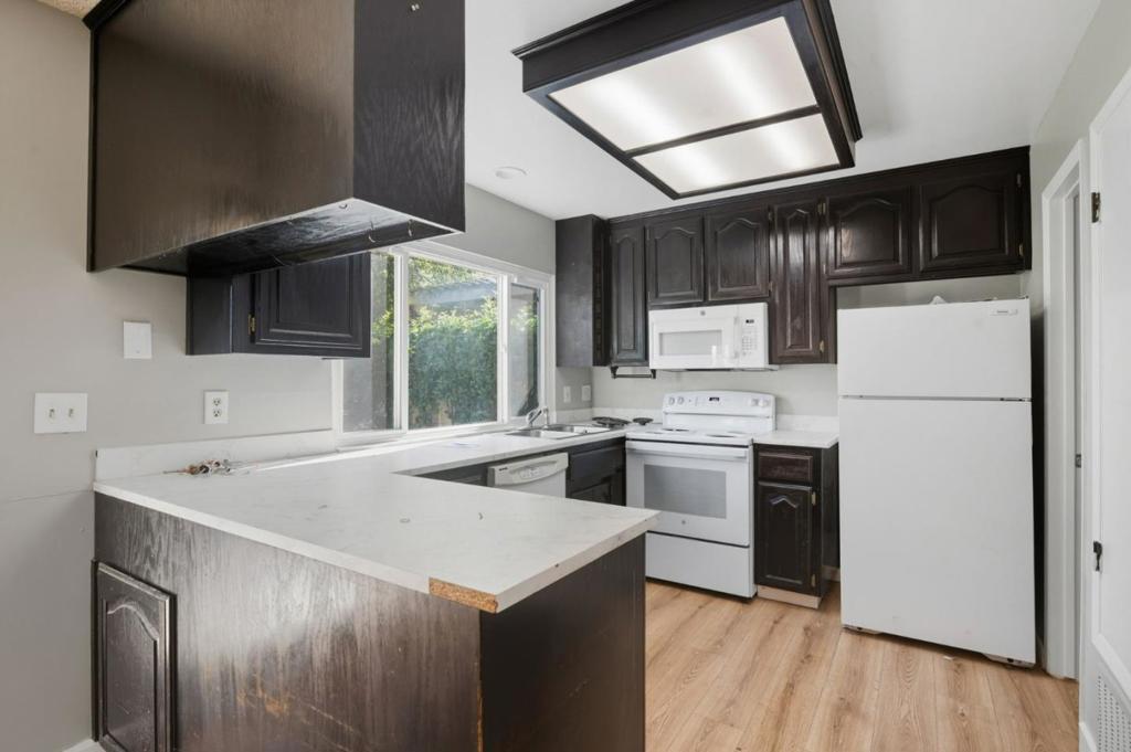 2386 Baltic Court Property Photo 4
