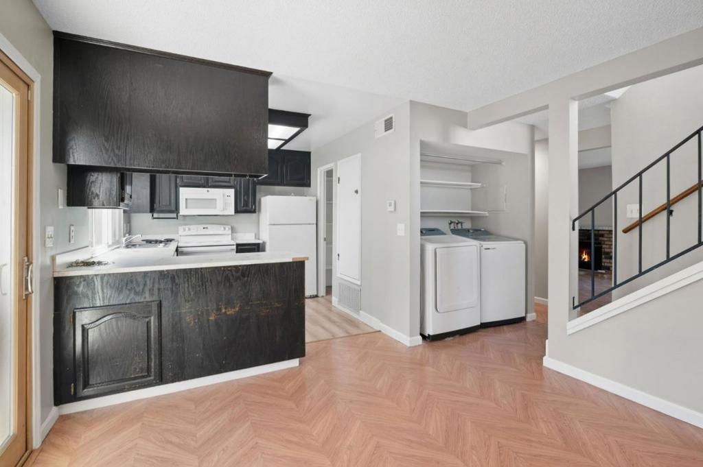 2386 Baltic Court Property Photo 6