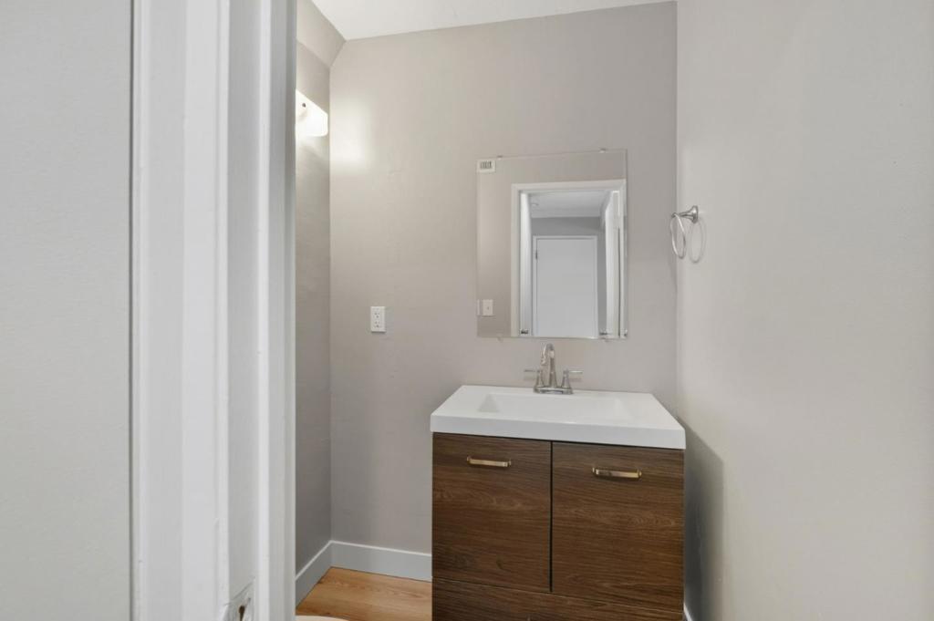 2386 Baltic Court Property Photo 17