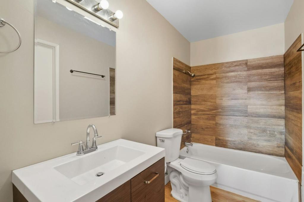 2386 Baltic Court Property Photo 18