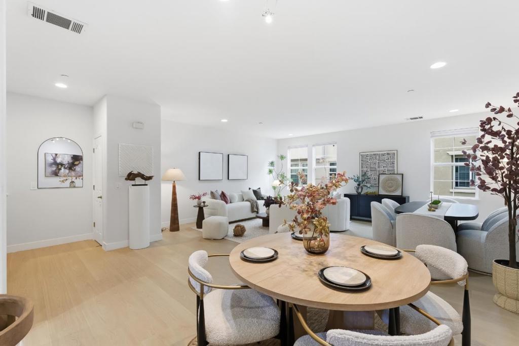 806 Sevin Terrace Property Photo 4