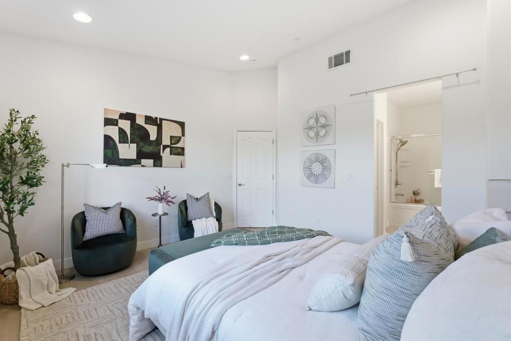 806 Sevin Terrace Property Photo 14