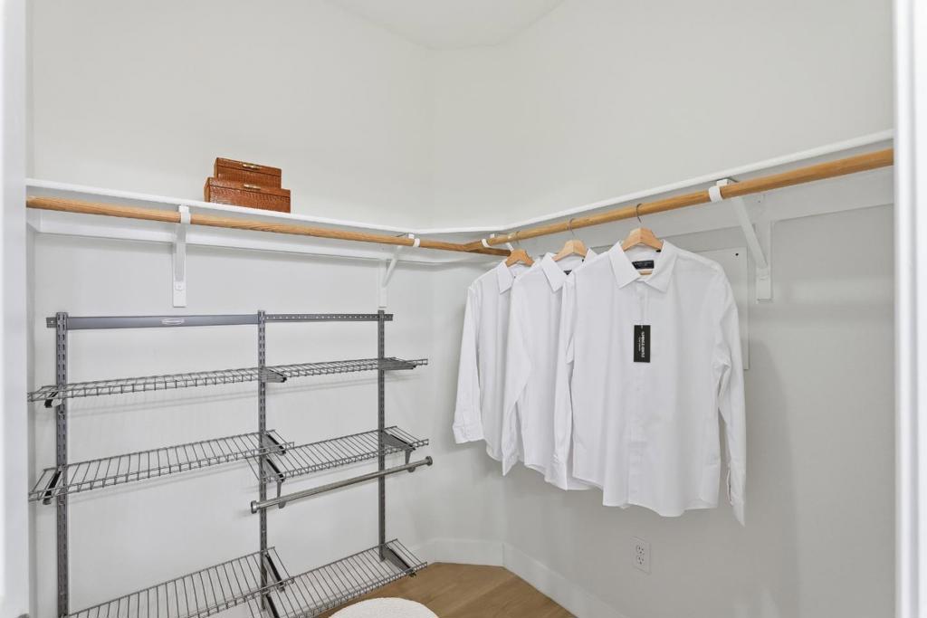 806 Sevin Terrace Property Photo 16