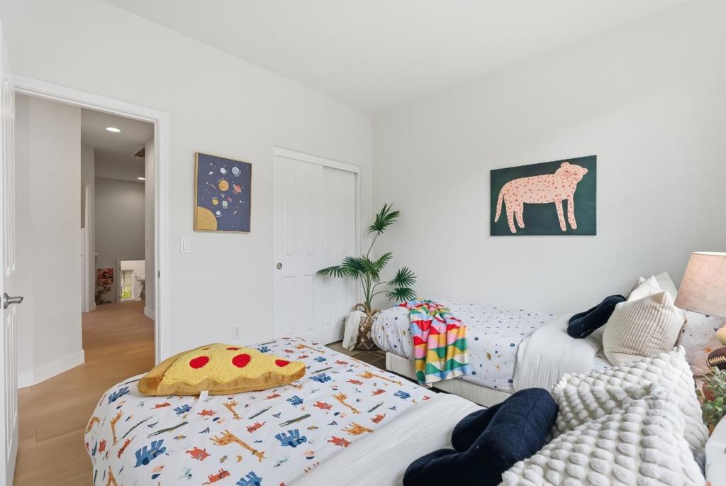 806 Sevin Terrace Property Photo 17