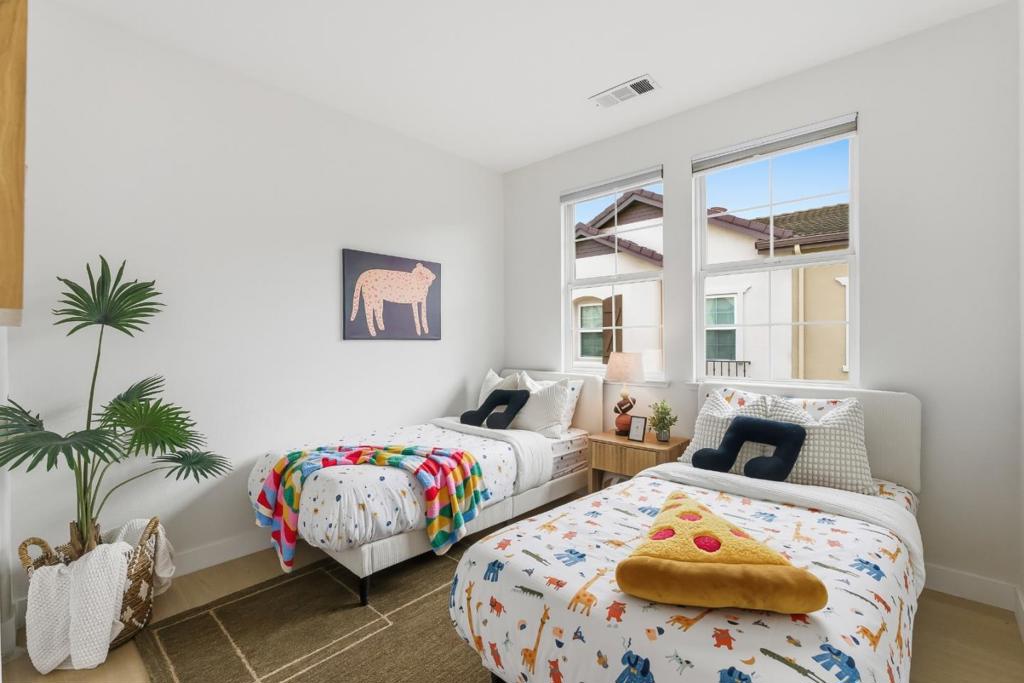 806 Sevin Terrace Property Photo 18