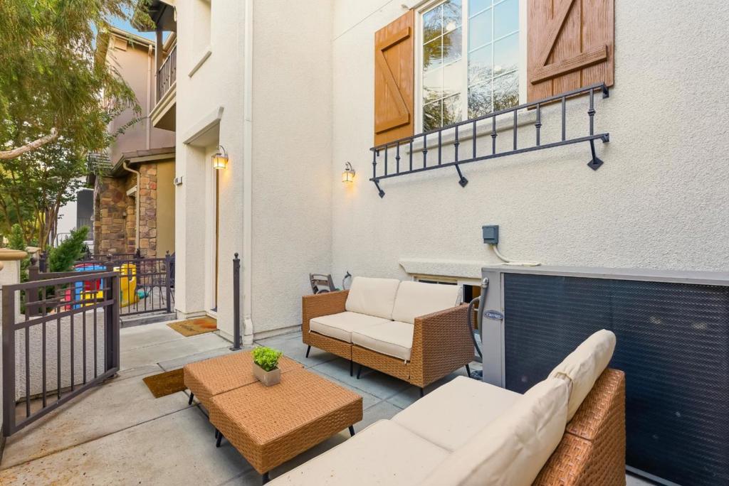 806 Sevin Terrace Property Photo 25