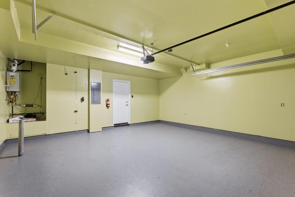 806 Sevin Terrace Property Photo 27