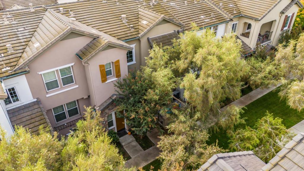 806 Sevin Terrace Property Photo 32