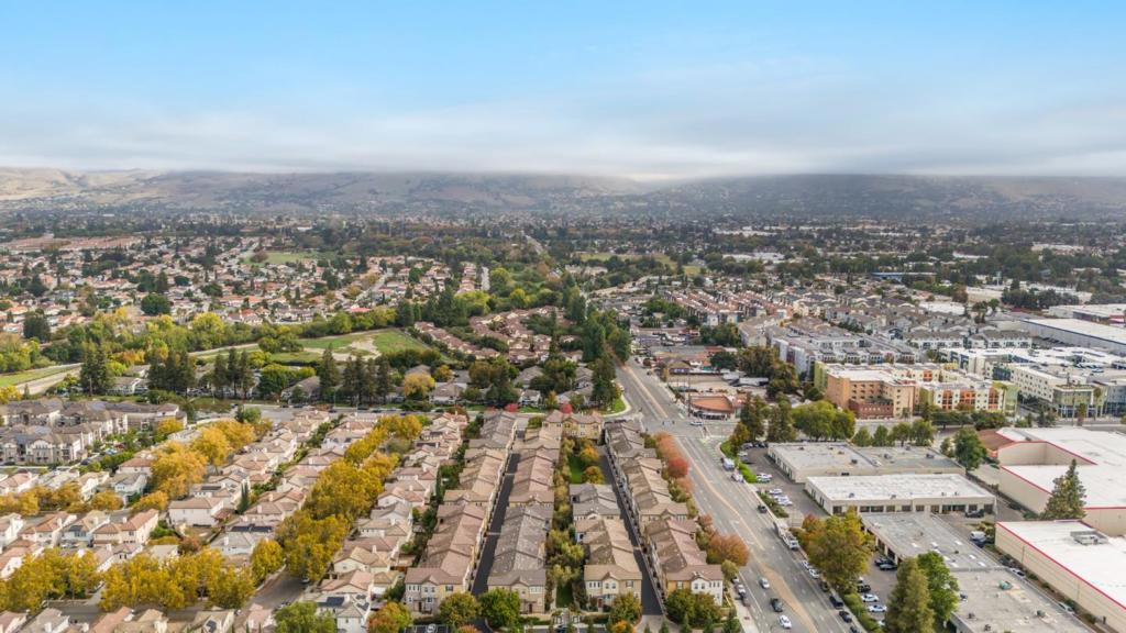 806 Sevin Terrace Property Photo 33