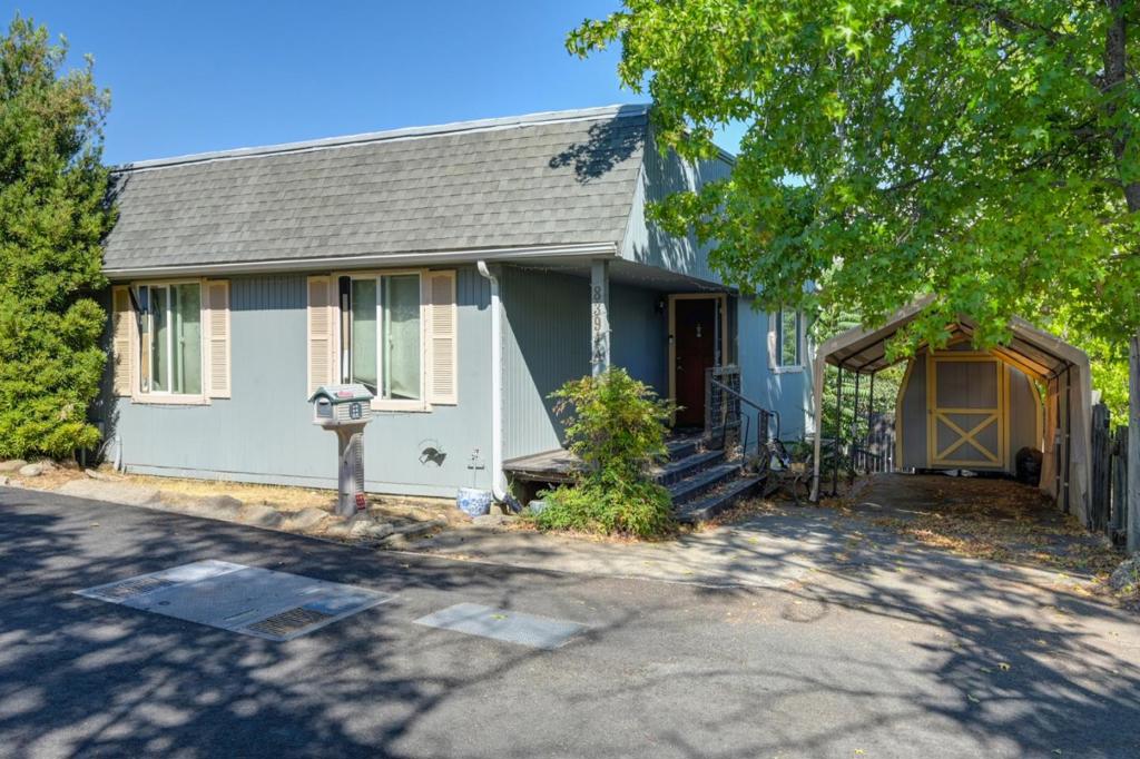 8394 Peek Circle Property Photo 1