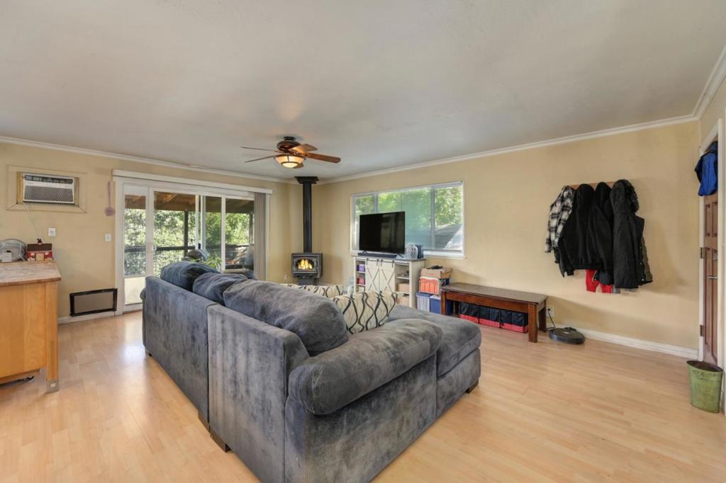 8394 Peek Circle Property Photo 9
