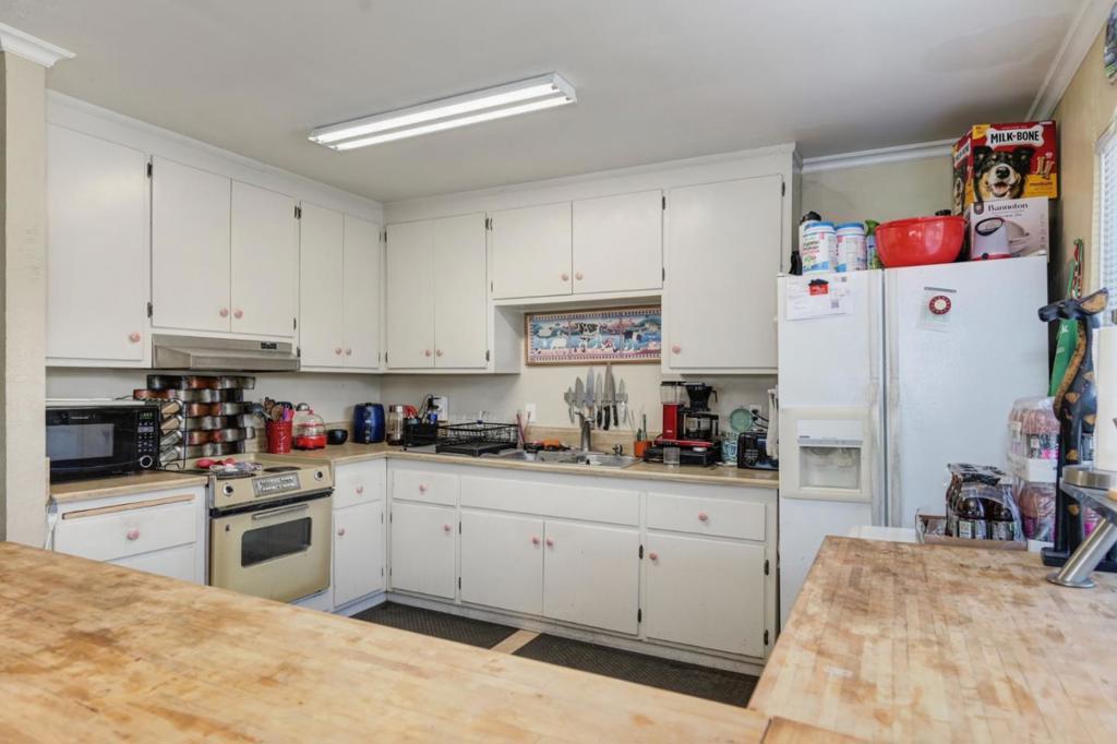 8394 Peek Circle Property Photo 14