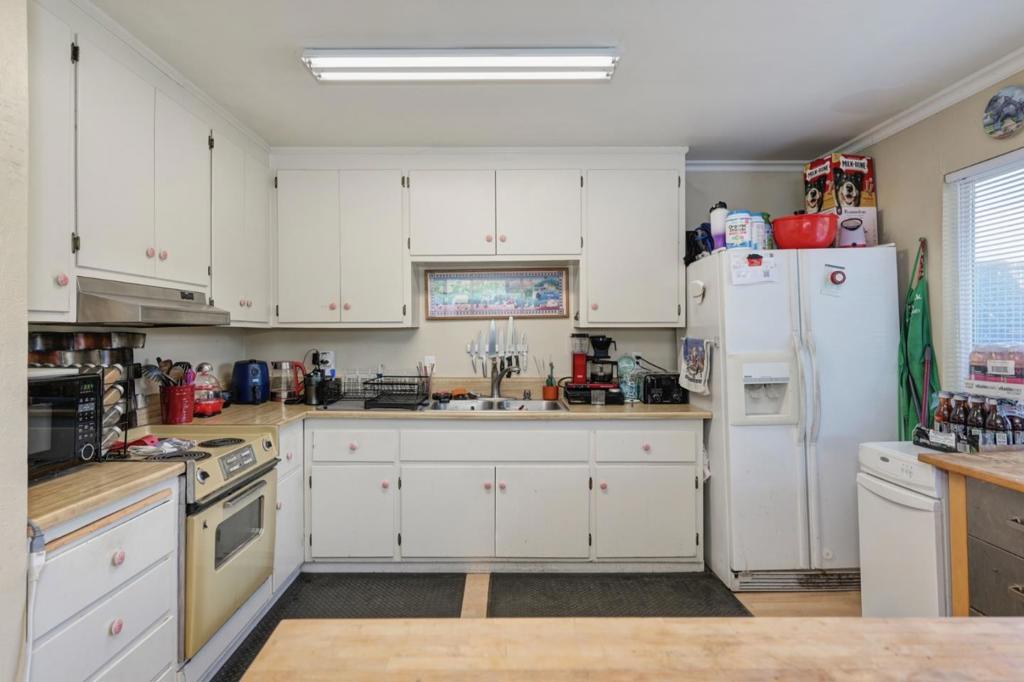 8394 Peek Circle Property Photo 15