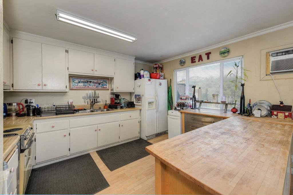 8394 Peek Circle Property Photo 16