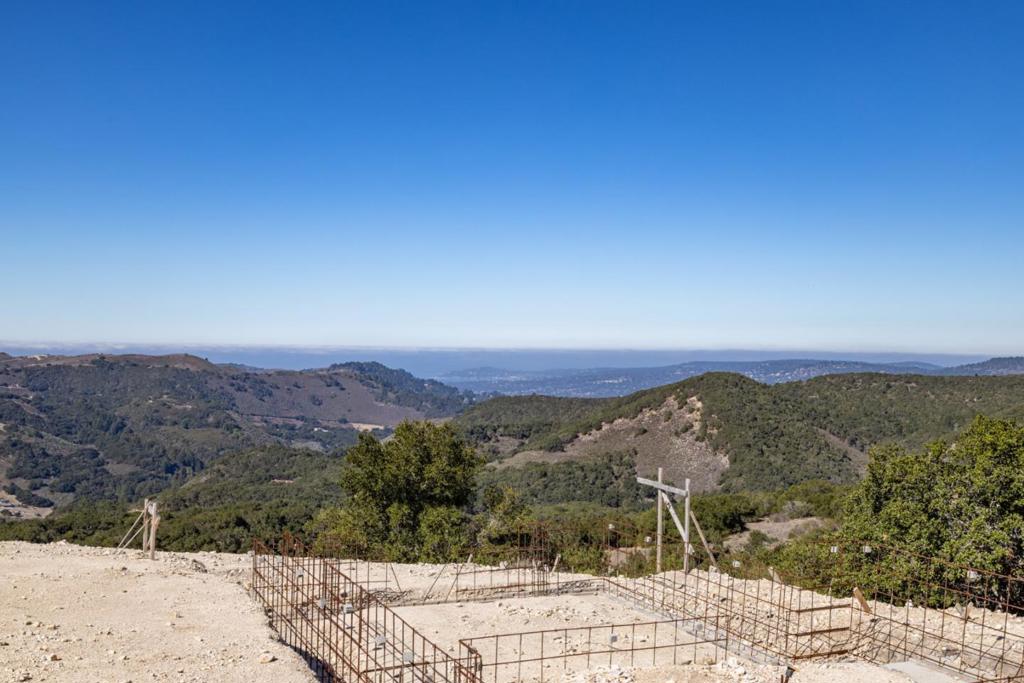 82 Chamisal Property Photo 3