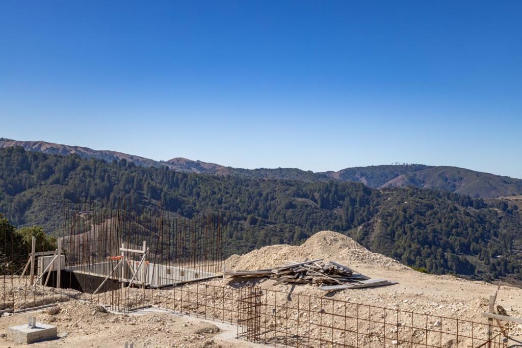 82 Chamisal Property Photo 4