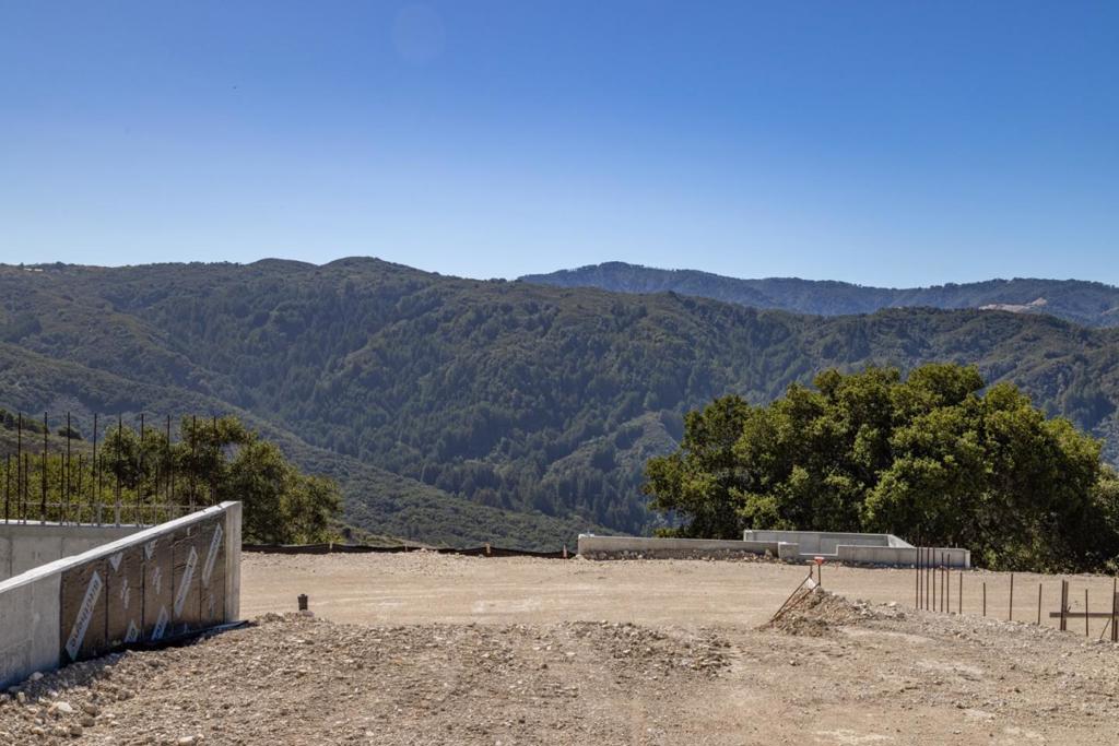 82 Chamisal Property Photo 5