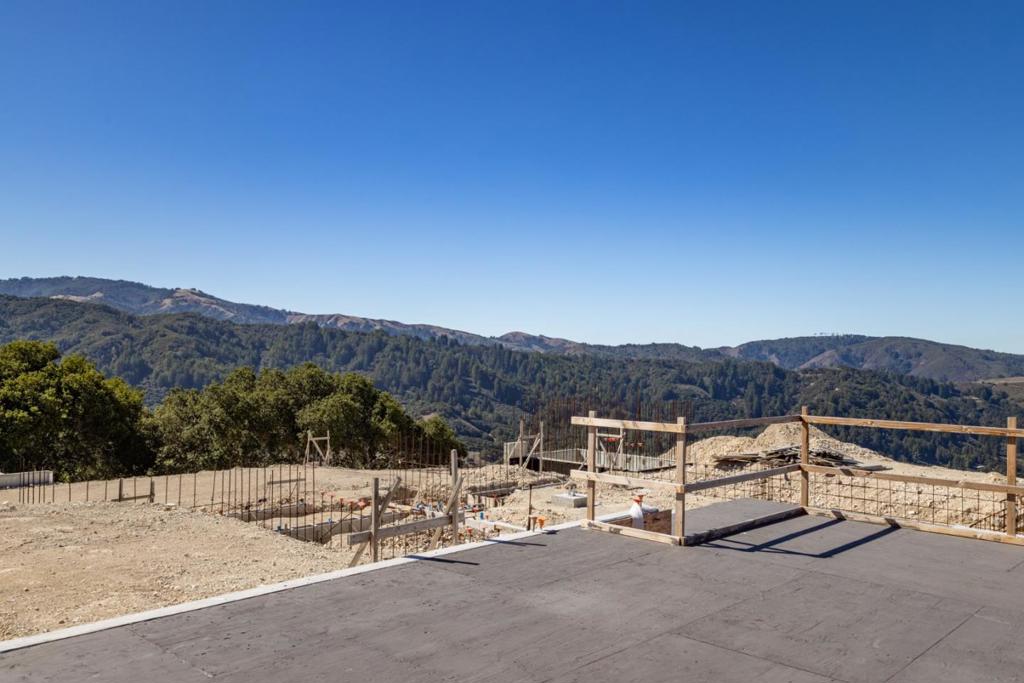82 Chamisal Property Photo 8