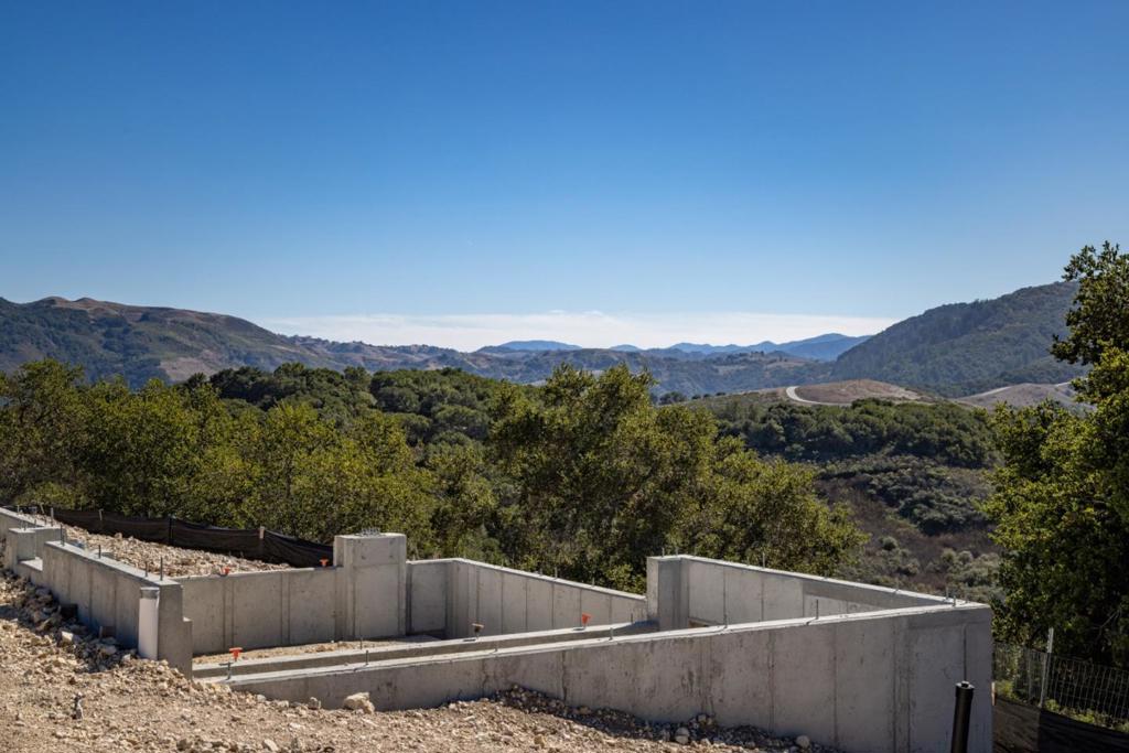 82 Chamisal Property Photo 12