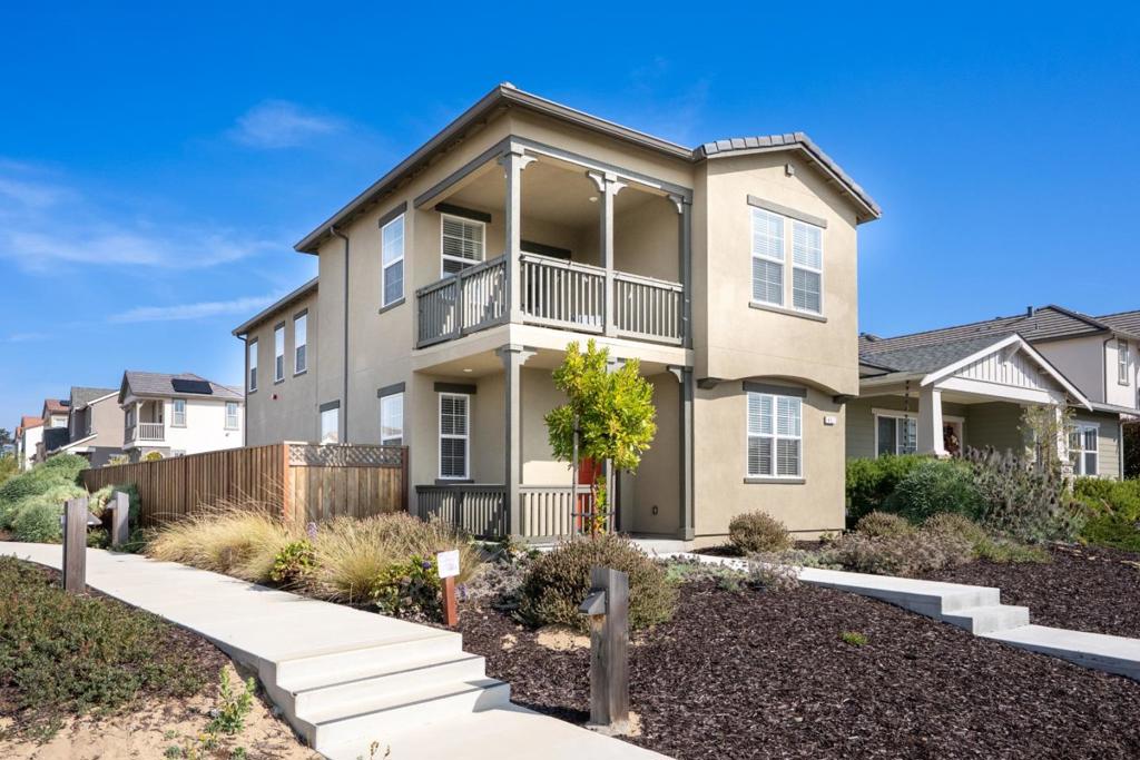 457 Marina Heights Drive Property Photo 1