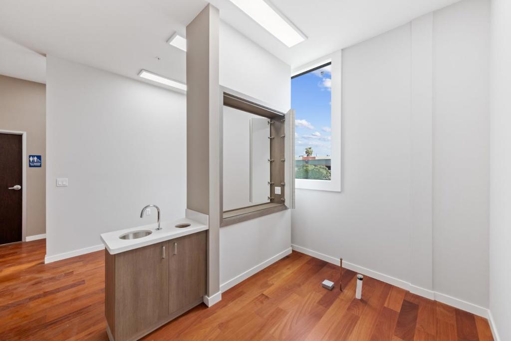 420 Peninsula Avenue 2 Property Photo 7