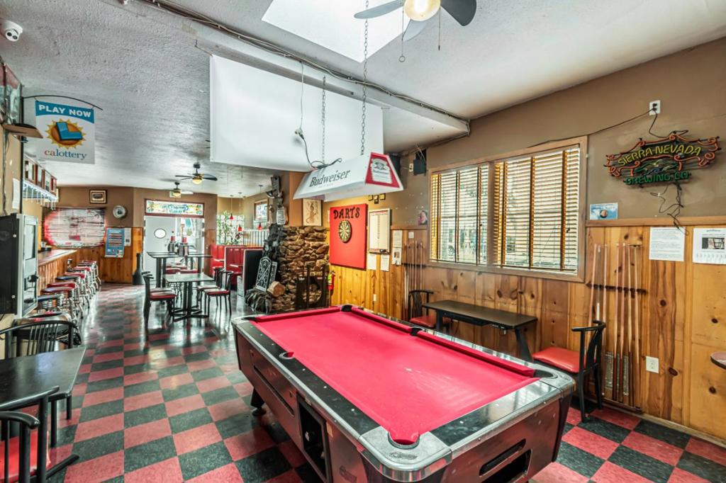 5740 5740 Mission Street Property Photo 4