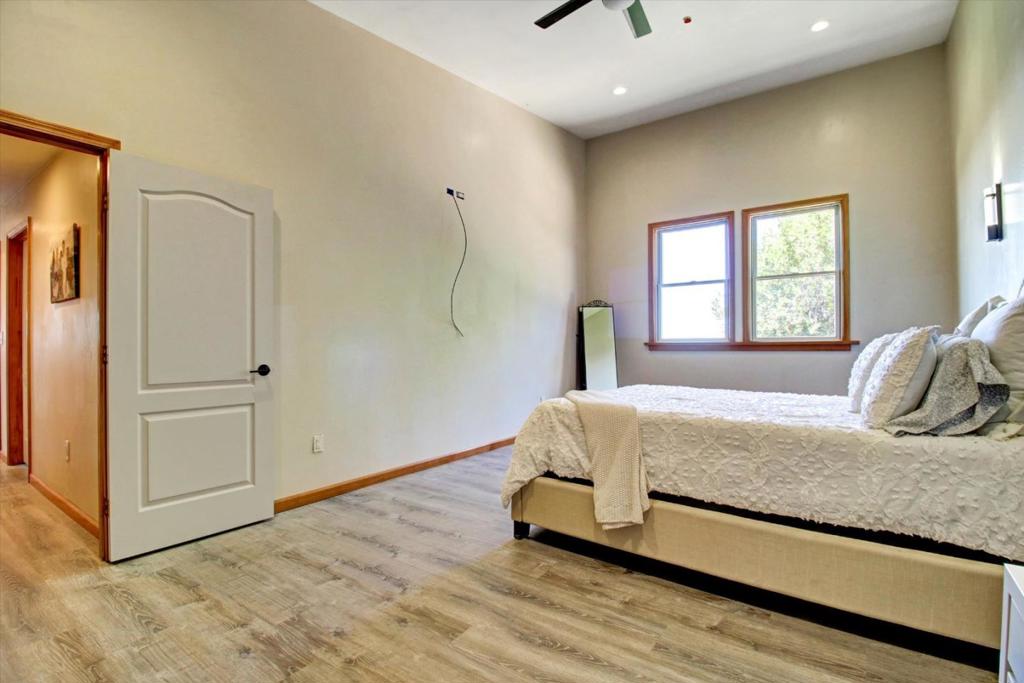 30005 Summit Road Property Photo 14