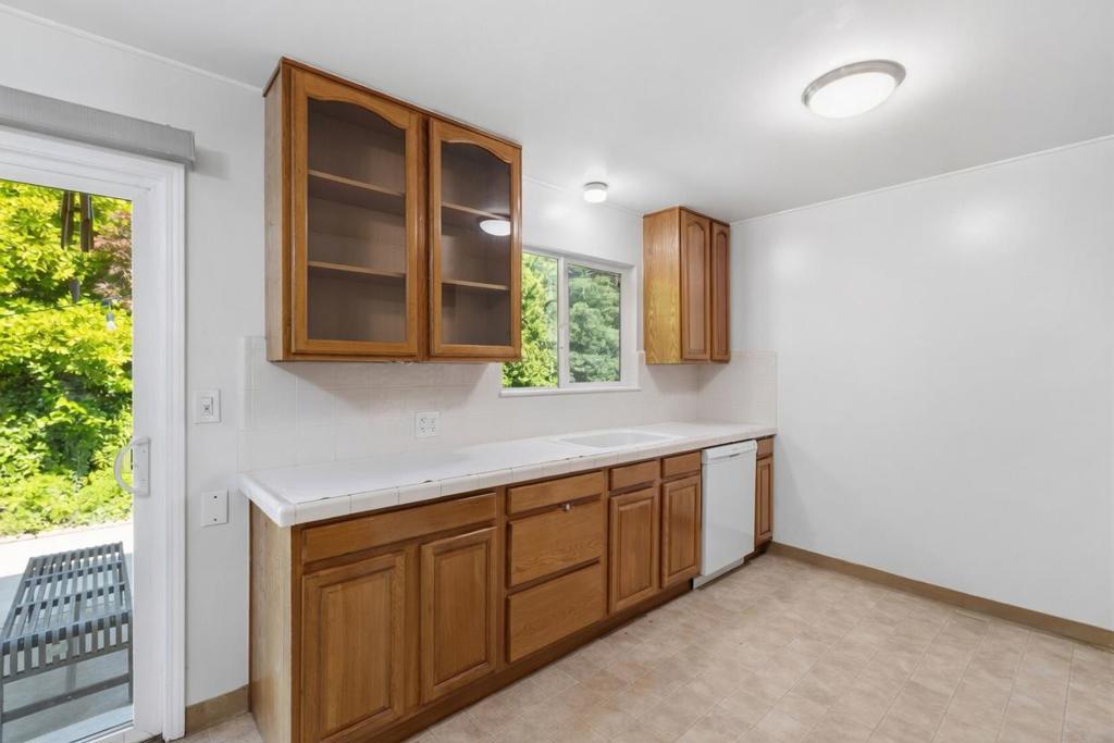 228 Union Avenue Property Photo 20