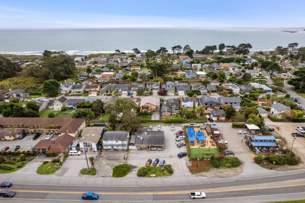 3048 Cabrillo Highway Property Photo 2