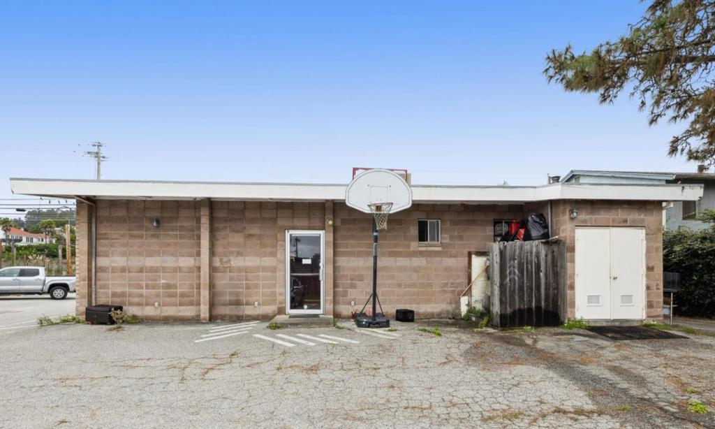 3048 Cabrillo Highway Property Photo 8