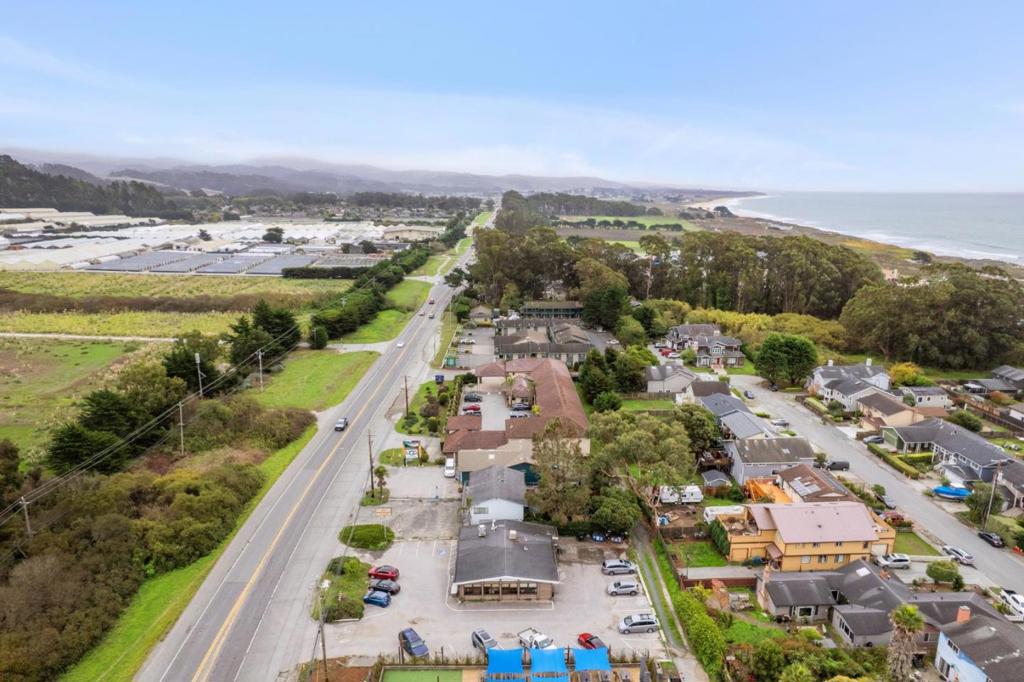 3048 Cabrillo Highway Property Photo 11