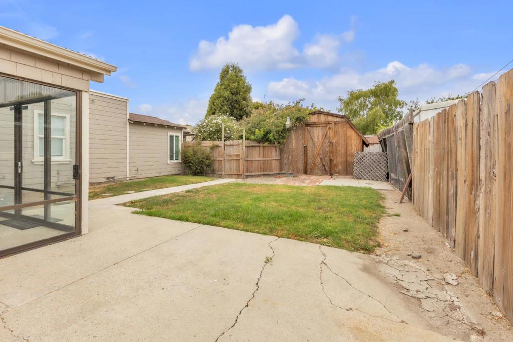 612 Central Avenue Property Photo 4