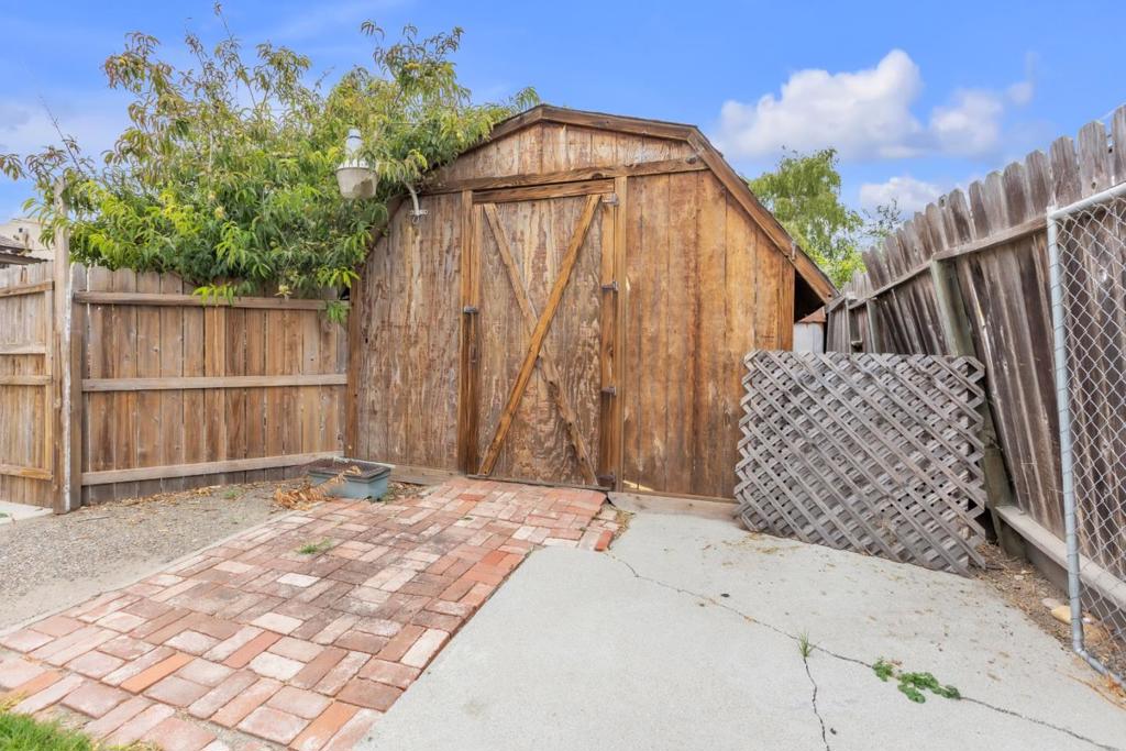 612 Central Avenue Property Photo 5