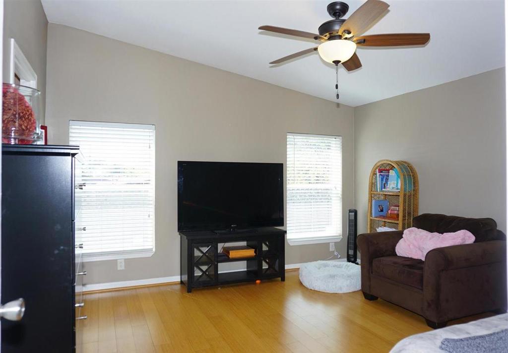 1225 Vienna Dr 38 Property Photo 3